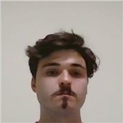 Insegnante di lingue impartisce lezioni di inglese, spagnolo e francese